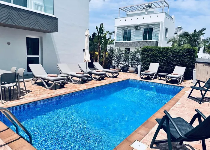 Nissini Wana Luxury Villa