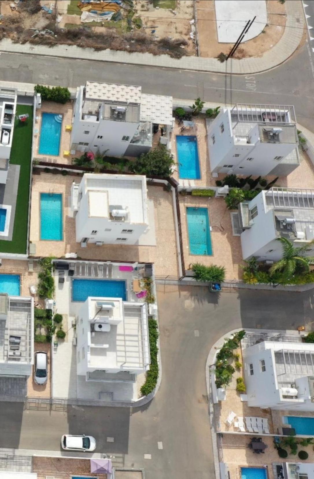 Nissini Wana Luxury Villa *